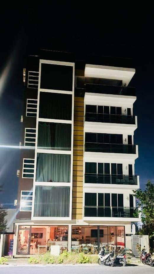 Lazzlla Beach Front Apartments Хулхумале Экстерьер фото